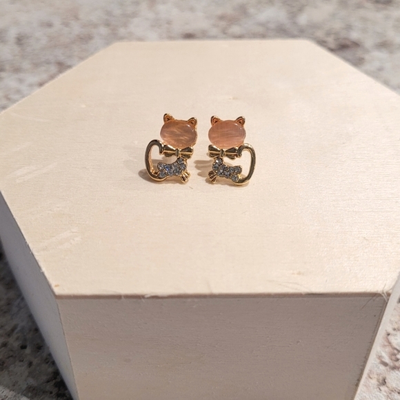 Pink Opal Rhinestone Gold Cat Earrings ✨️ - Picture 3 of 9